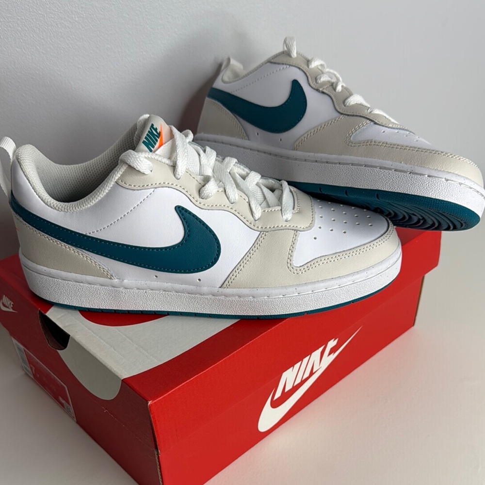 Nike Court borough low 2